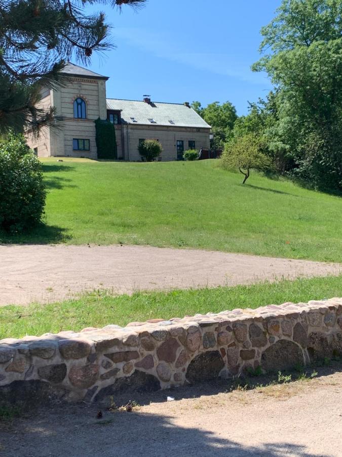 Historisches Gebaeude " Rentmeisteramt" Basedow Basedow  Екстериор снимка